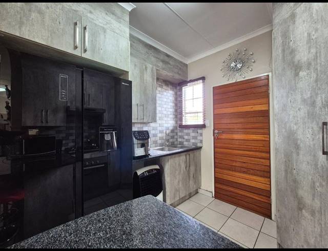 3 BEDROOM HOUSE FOR SALE IN NGWENYA RIVER ESTATE